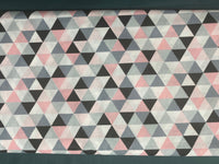 Cotton 100% Patterned - small gray-pink-black triangles on a white background